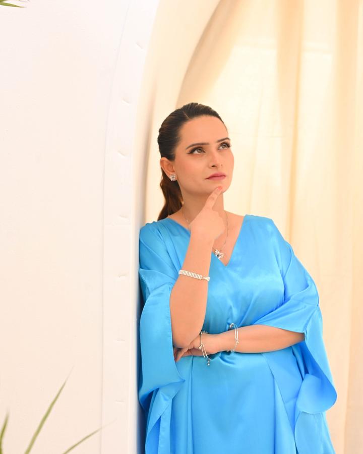 crystal solid kaftan - vol 3